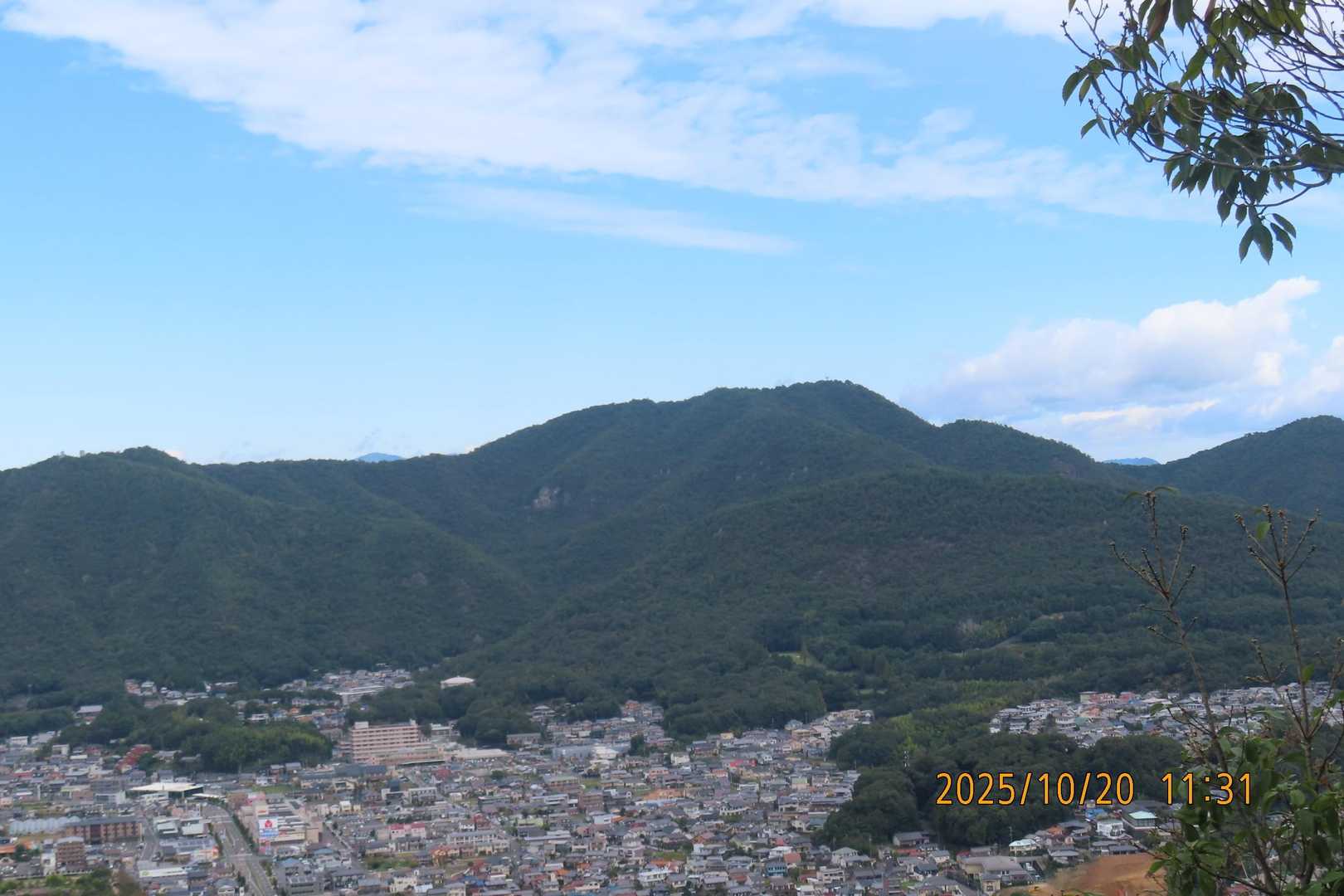 途中のビューポイントからの百々ヶ峰