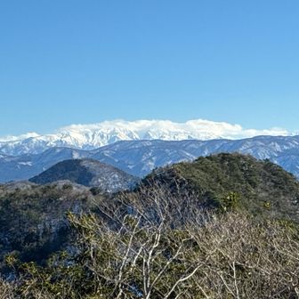 白山テラスより
さっきより雲は薄くなってきたけど、今日はきれいな白山は見れんかったな