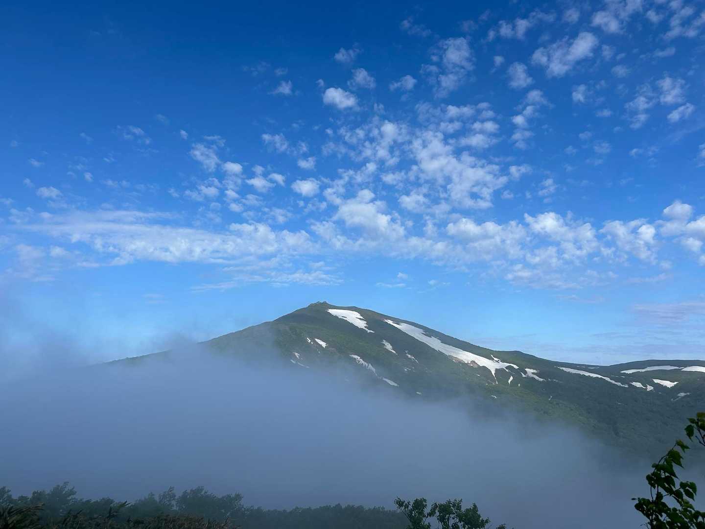 ようやくガスが抜けてきたー👌
目国内岳がハッキリ見えて嬉しい♪