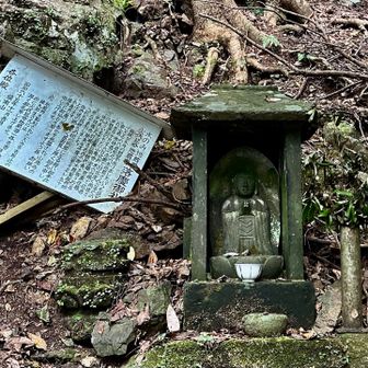 水のみ地蔵様の前には、水場がありました💧