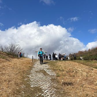 ゴンドラ駅まで歩く