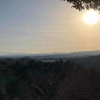 遠くに富士山。左の辺りは丹沢かなぁ