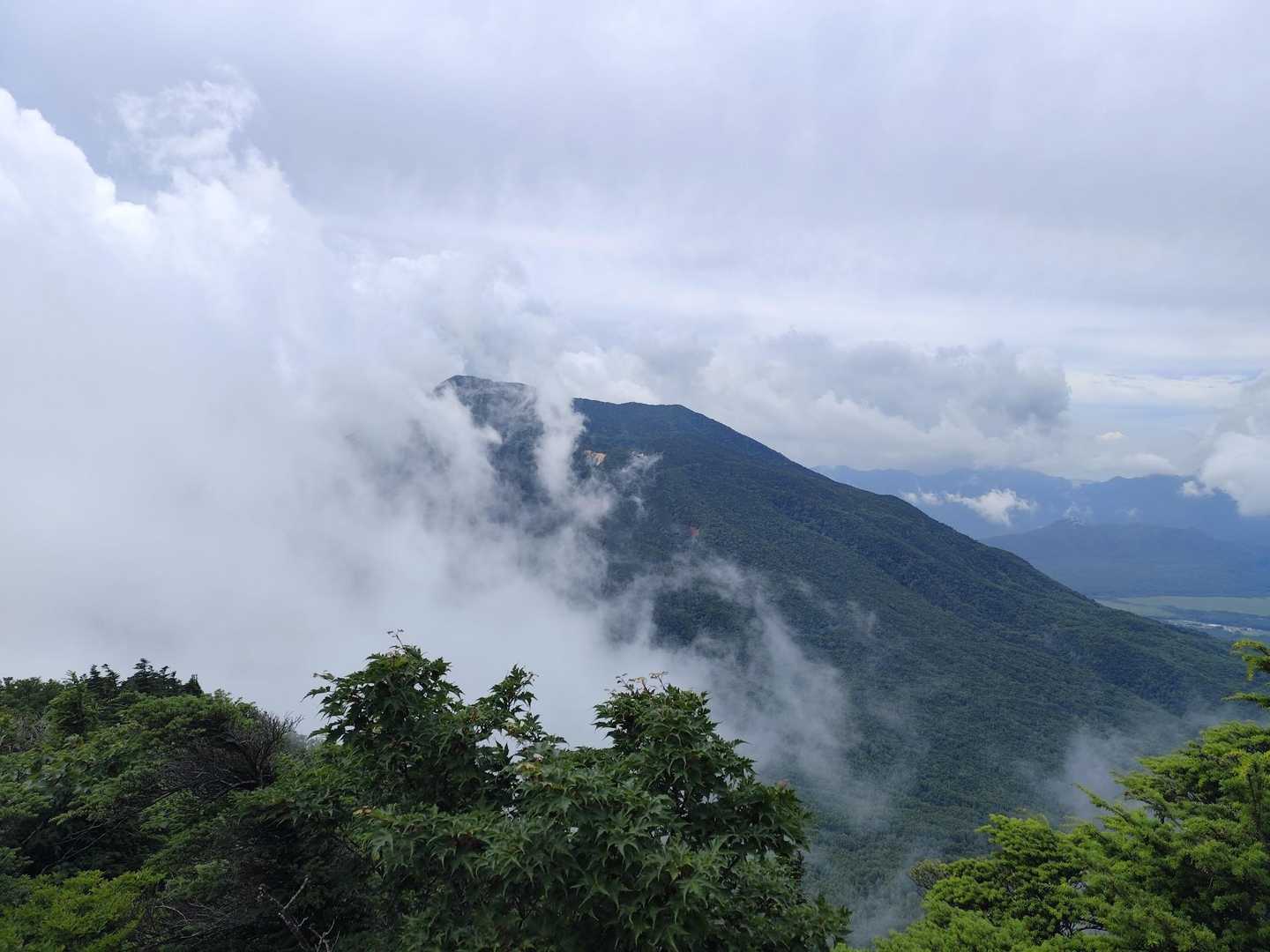 男体山はガス多めです☁