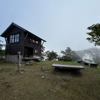立派な避難小屋