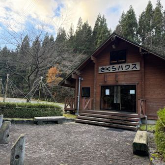 今回は手前の大峰山駐車場に停めたが、大峰山だけ登る場合こちらの駐車場が登山口近くて良さげ