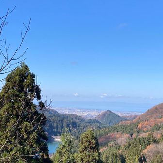 展望台から、富山市が見えたよ。あのちょこんとした山は、なんだろ？