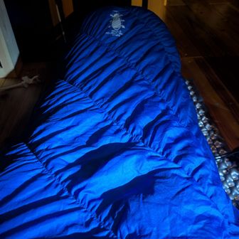 シュラフ二枚重ねで寝たけど少し暑かった😂