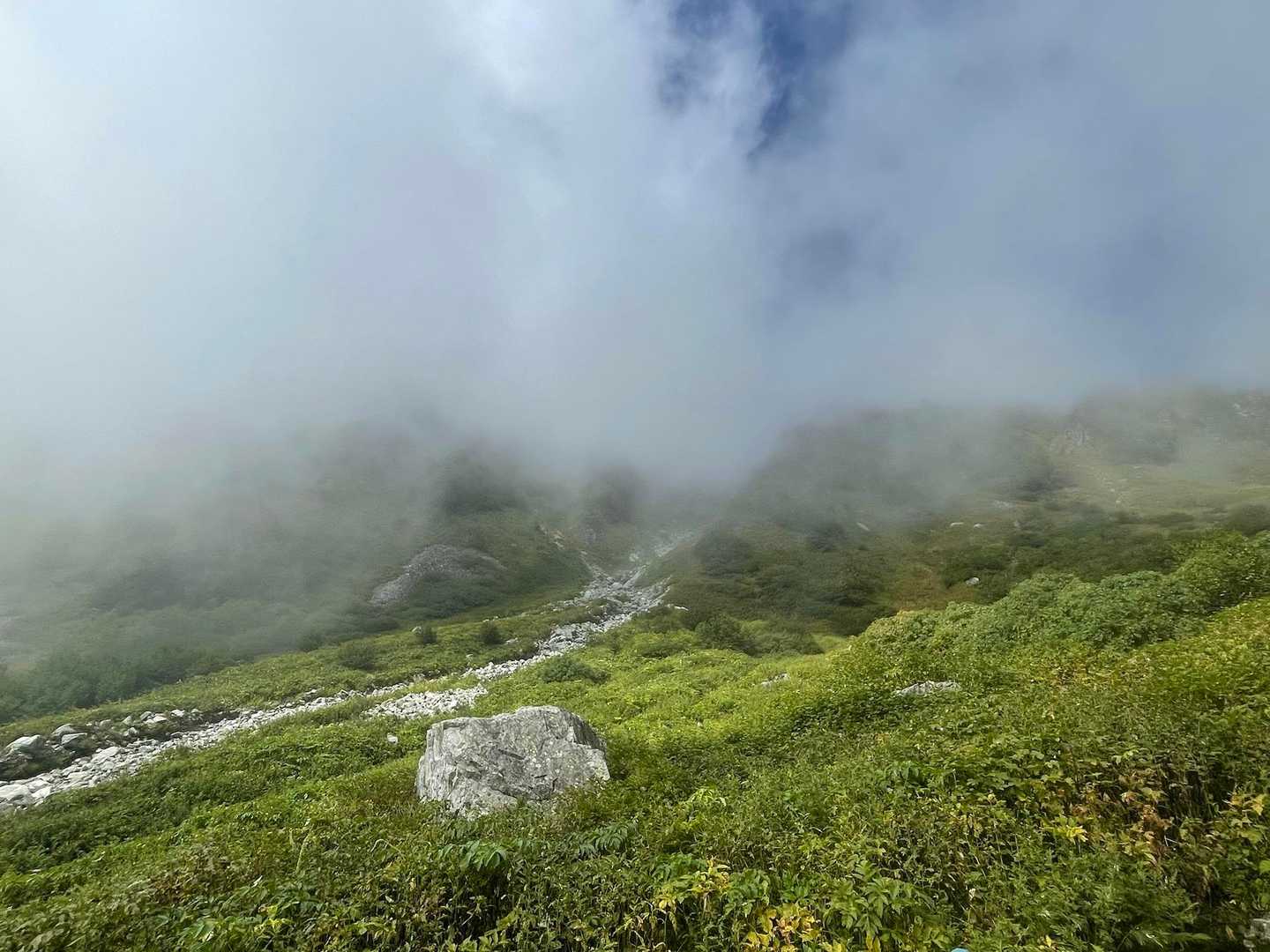 少し青空、けどすぐにガスガス、鏡平もガスだろうなぁ🥲