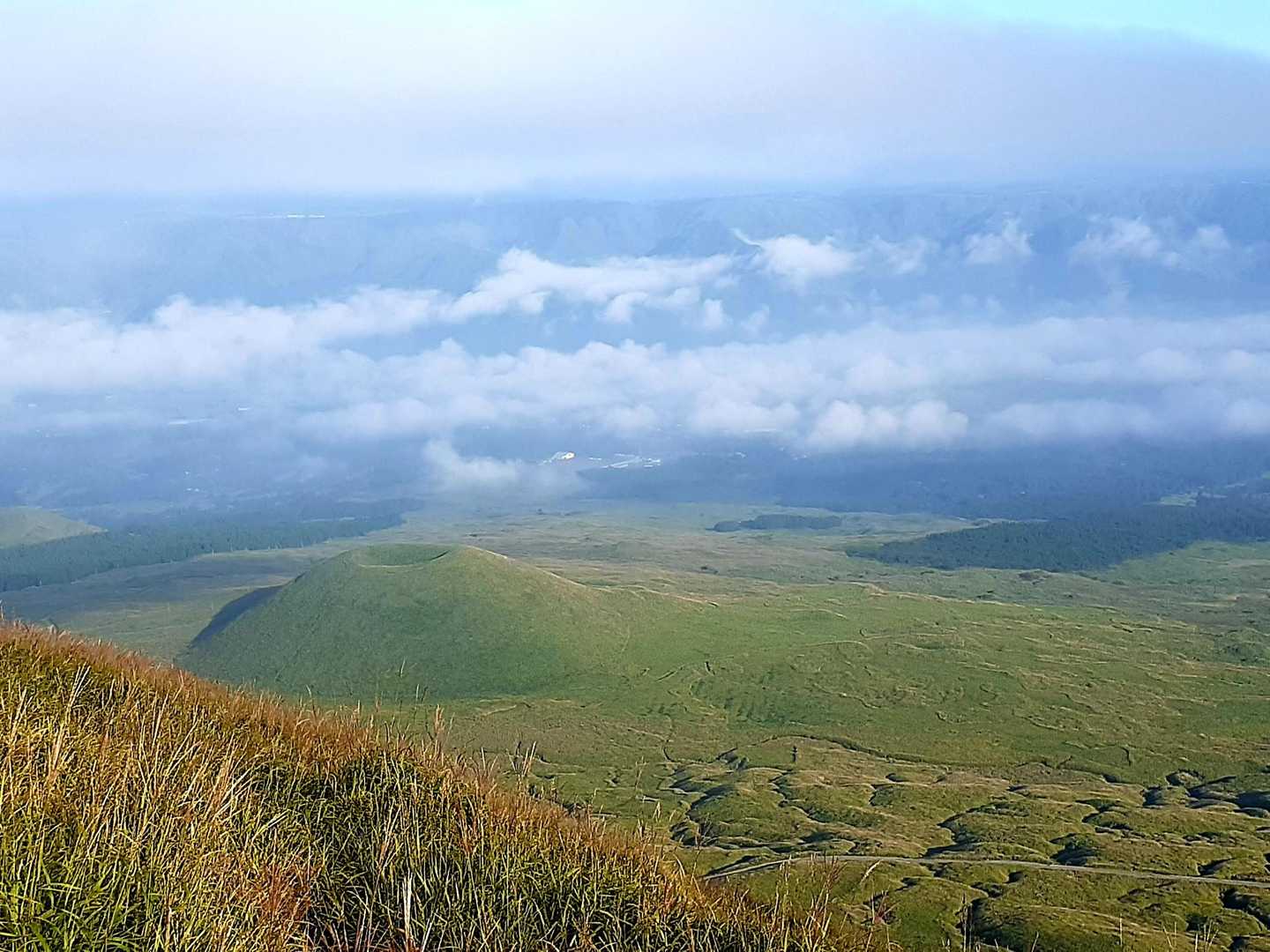 おっ！！いつん間にか🌞
久しぶりの米塚～
良かった～青々してるの見れた～☺️
