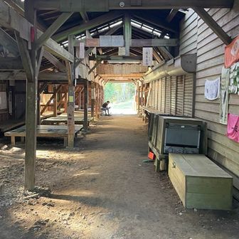 この奥に写っている方はこの後で
大峯山寺に上がられて般若心経を読んで見えた