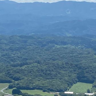 向こうの山に見えるのは、琴引フォレストパークスキー場だと思います。
いつもあちらから、三瓶山スキー場が見えると思っていましたから。

この三瓶山スキー場ですが、スキー場としては営業していないらしいです。