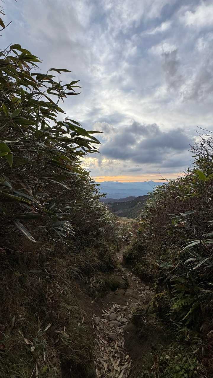 飯豊山、晩秋の稜線テン泊 の写真 42
