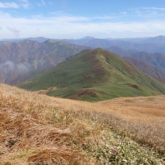 未踏の小沢岳方面稜線