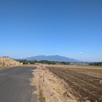 登山口から高隈山。こっちからだと白山〜御岳が見える。加賀白山と木曽御岳ではないのであしからずw