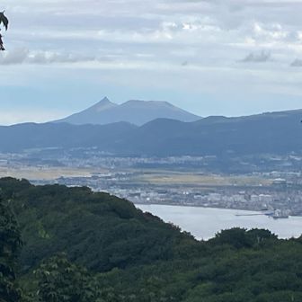 遠くの三角のお山が駒が岳
かっこいい👍