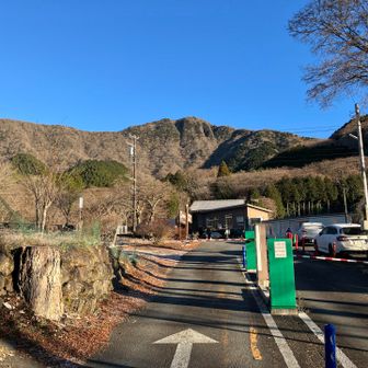 駐車場から、金時山♪