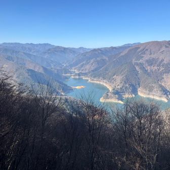 サス沢山からの奥多摩湖