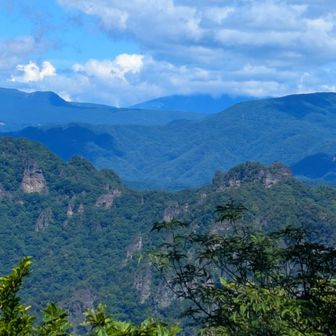 山頂ガスってる四阿山