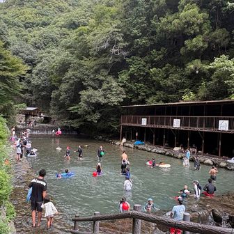 川