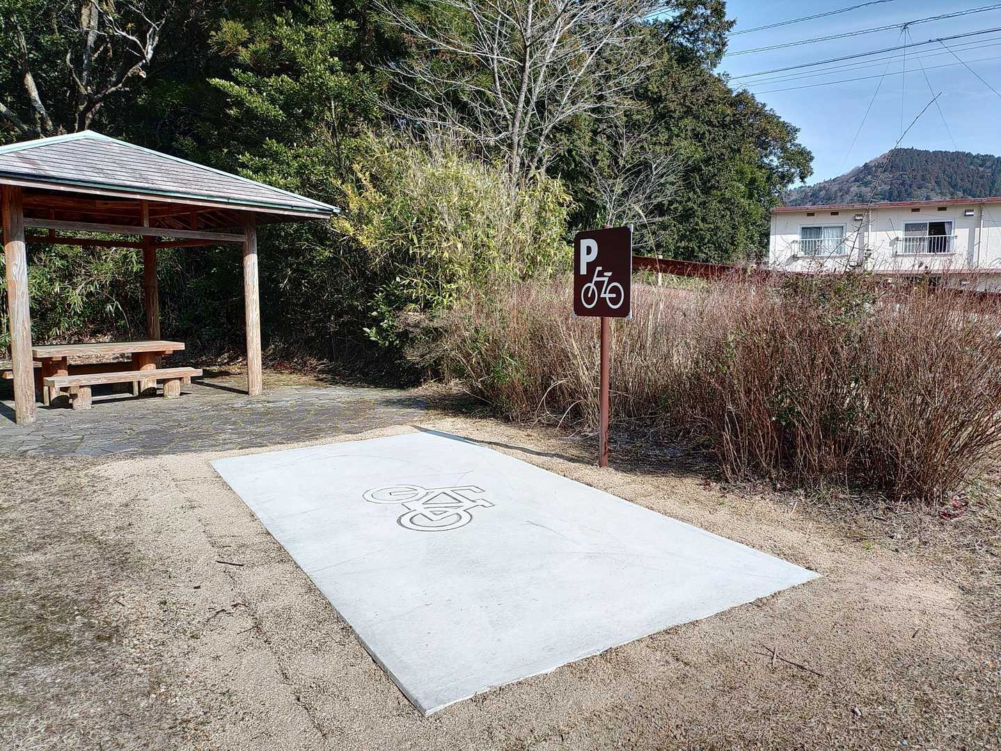なんと自転車置き場