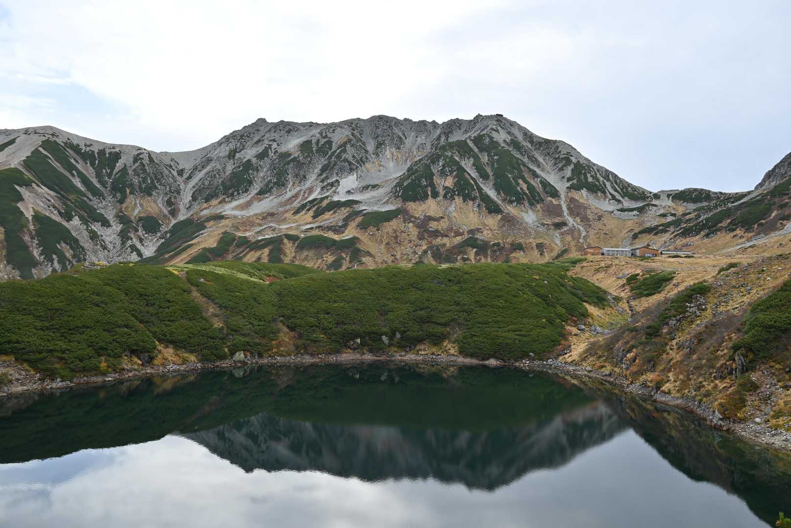 📸湖面への写り込みはイマイチです。