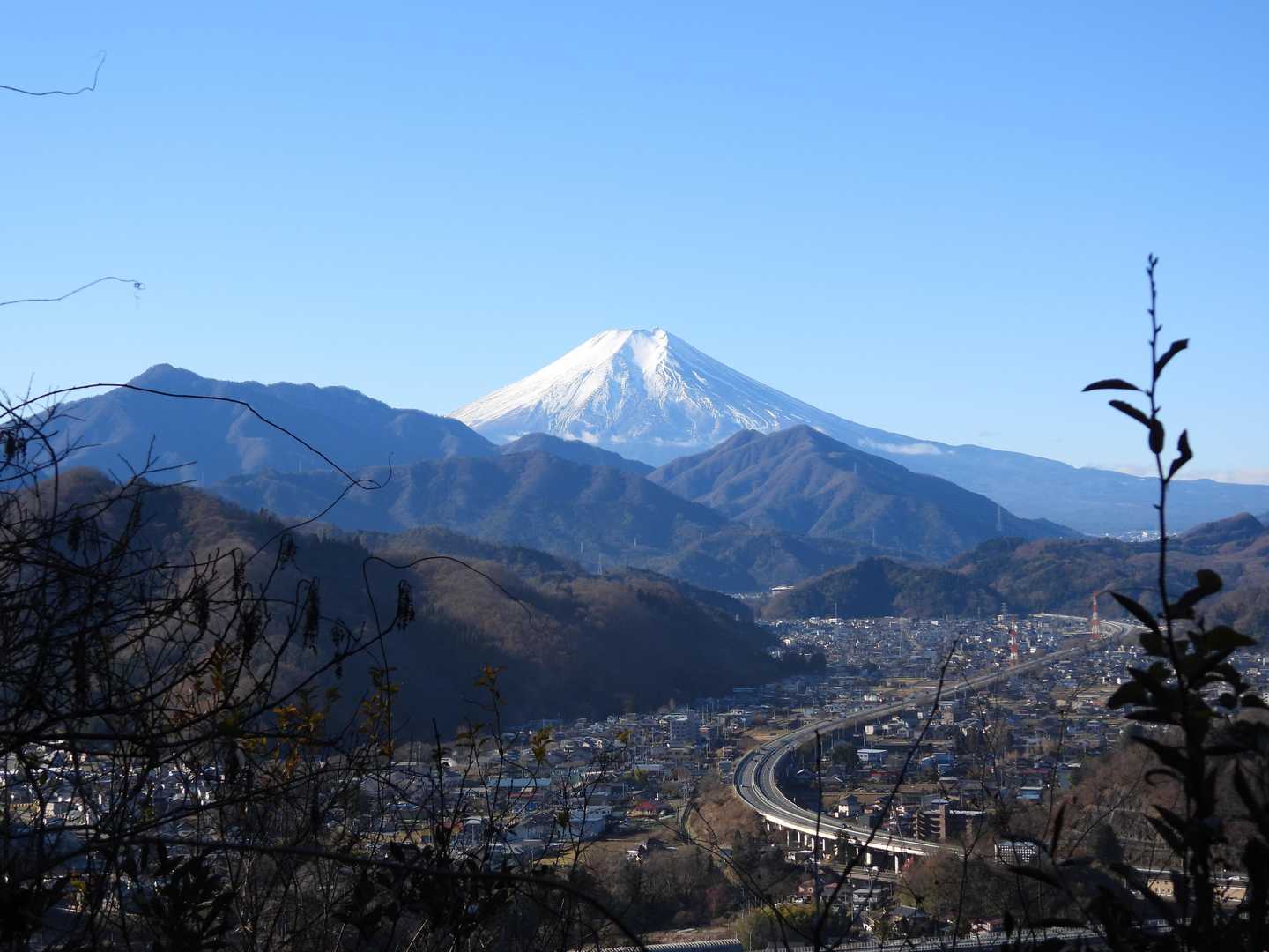 時々展望が開け富士山が見える。近くで見る富士山は格別