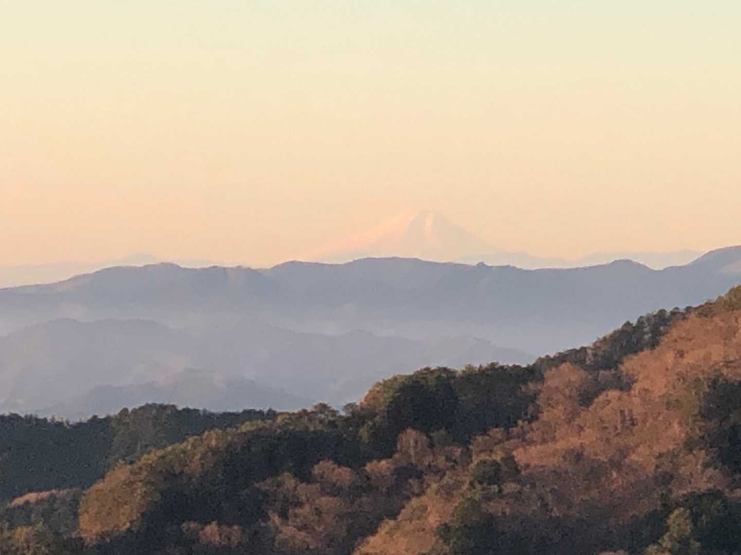 やっぱり、うーっすら富士山😅
おっきなくっきり富士山が見たいなぁ