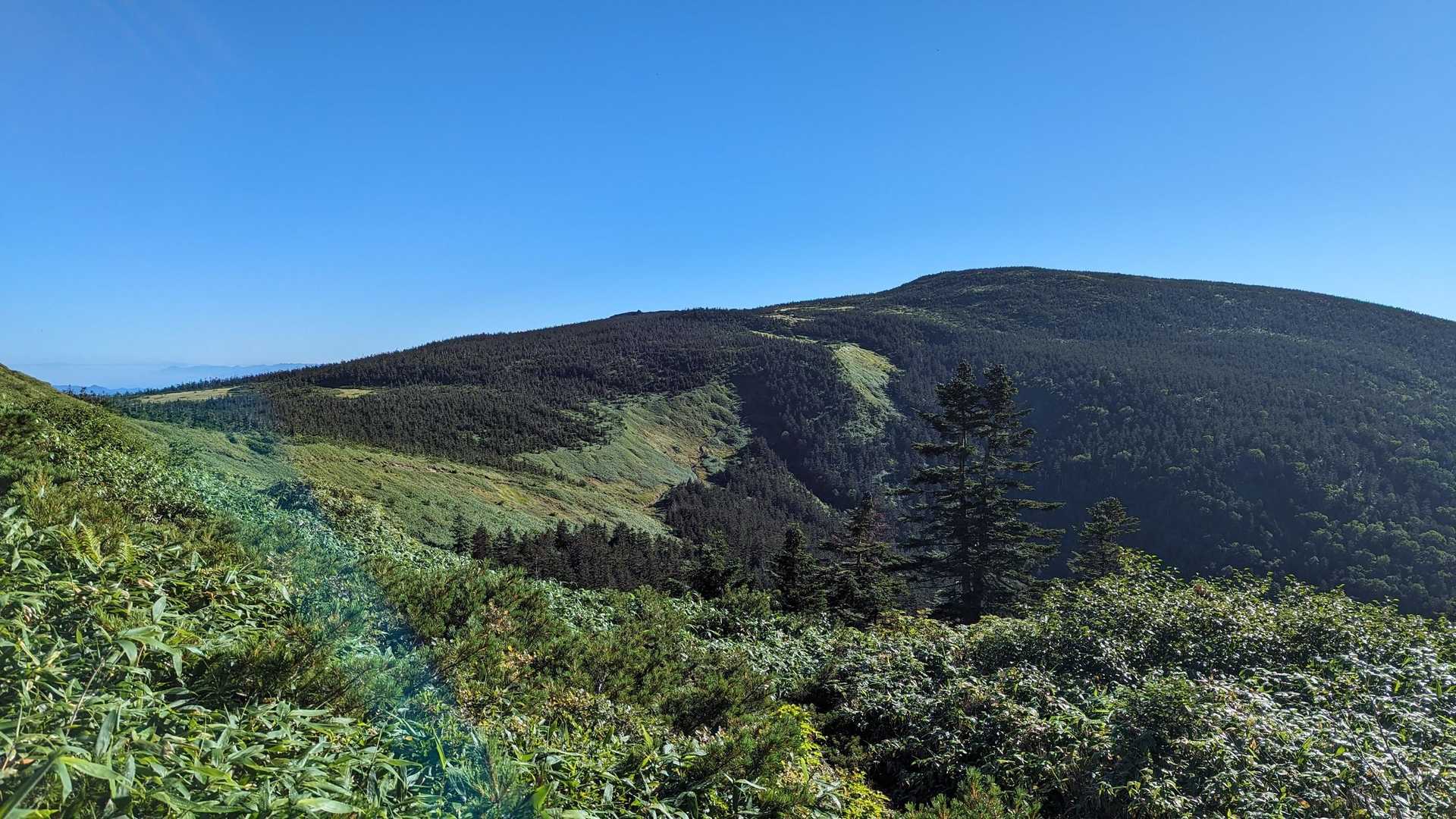 西吾妻山までなだらかに見える