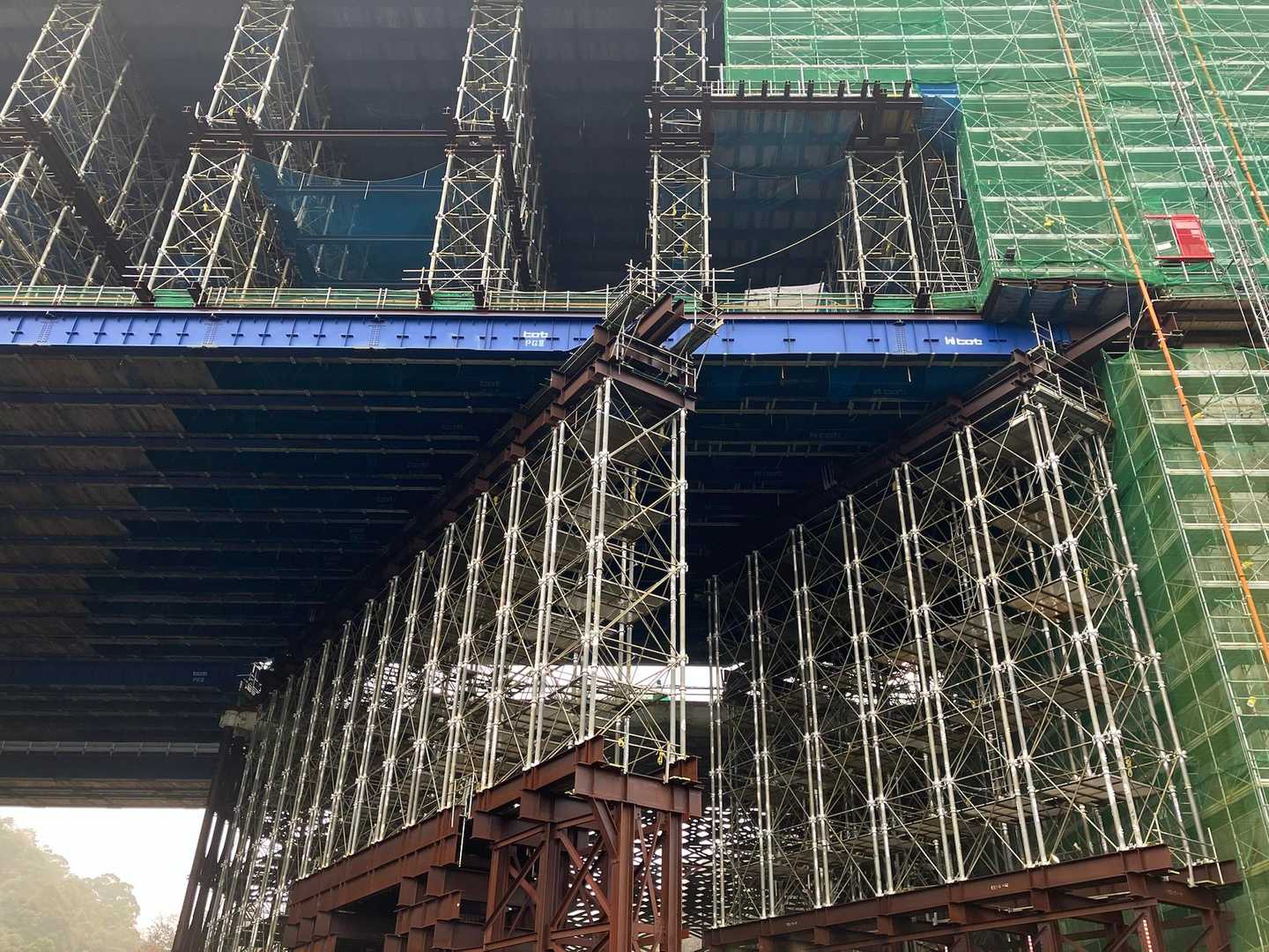 新名神建設現場