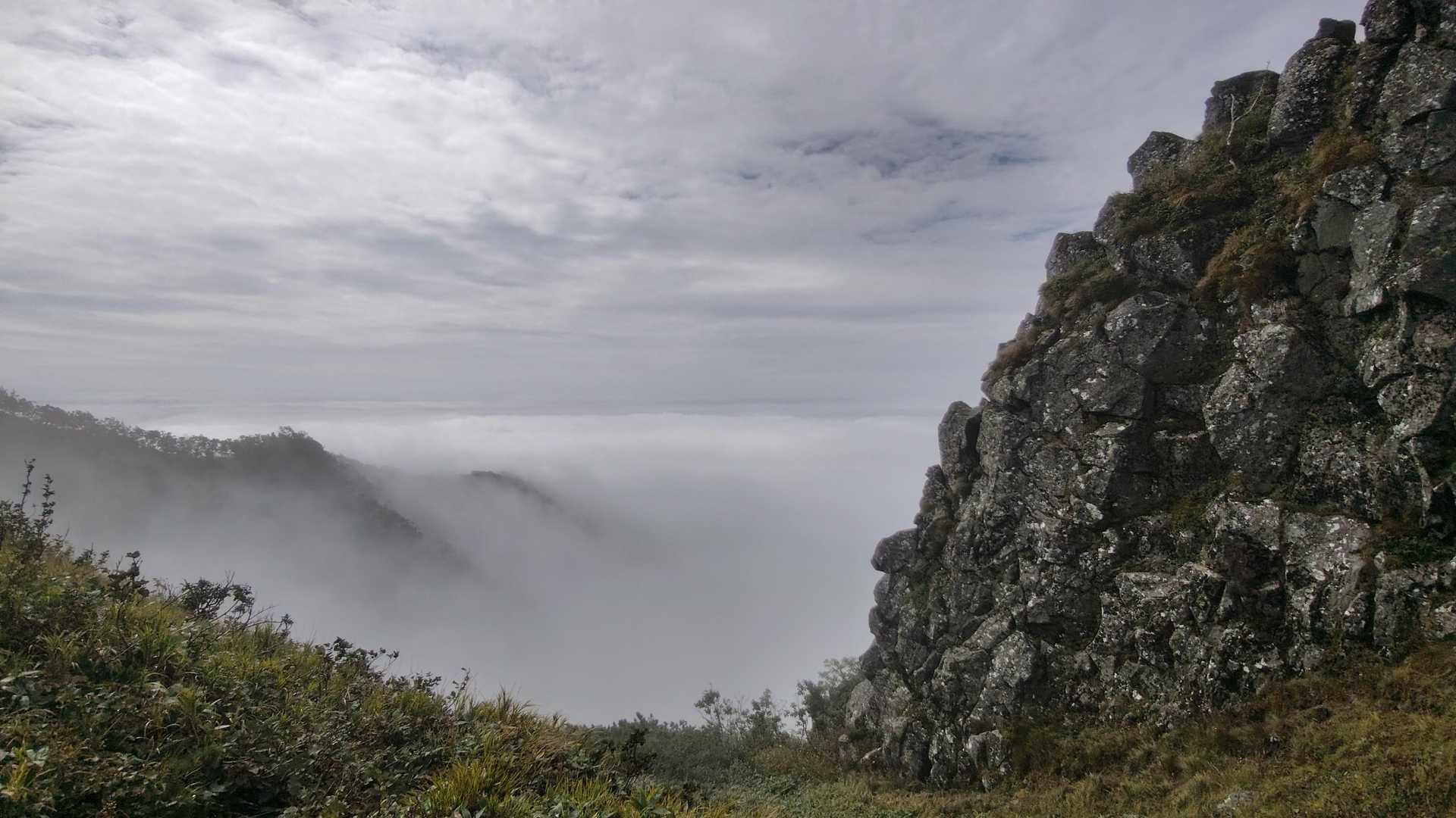 屏風岩の向こうの☁️の動きがステキでした