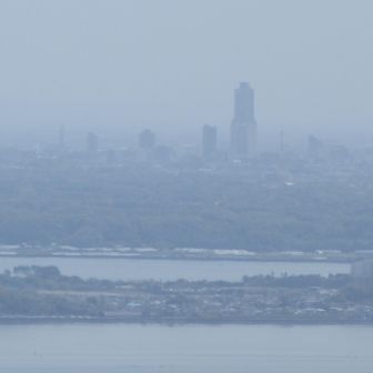 座談山→浜名湖の向こうに浜松市中心街