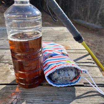 オニギリをペットボトル保冷（保温）用の袋に入れてきたので、冷えて硬い🍙ではなかった。次回以降も🍙を美味しく食べるために利用したい