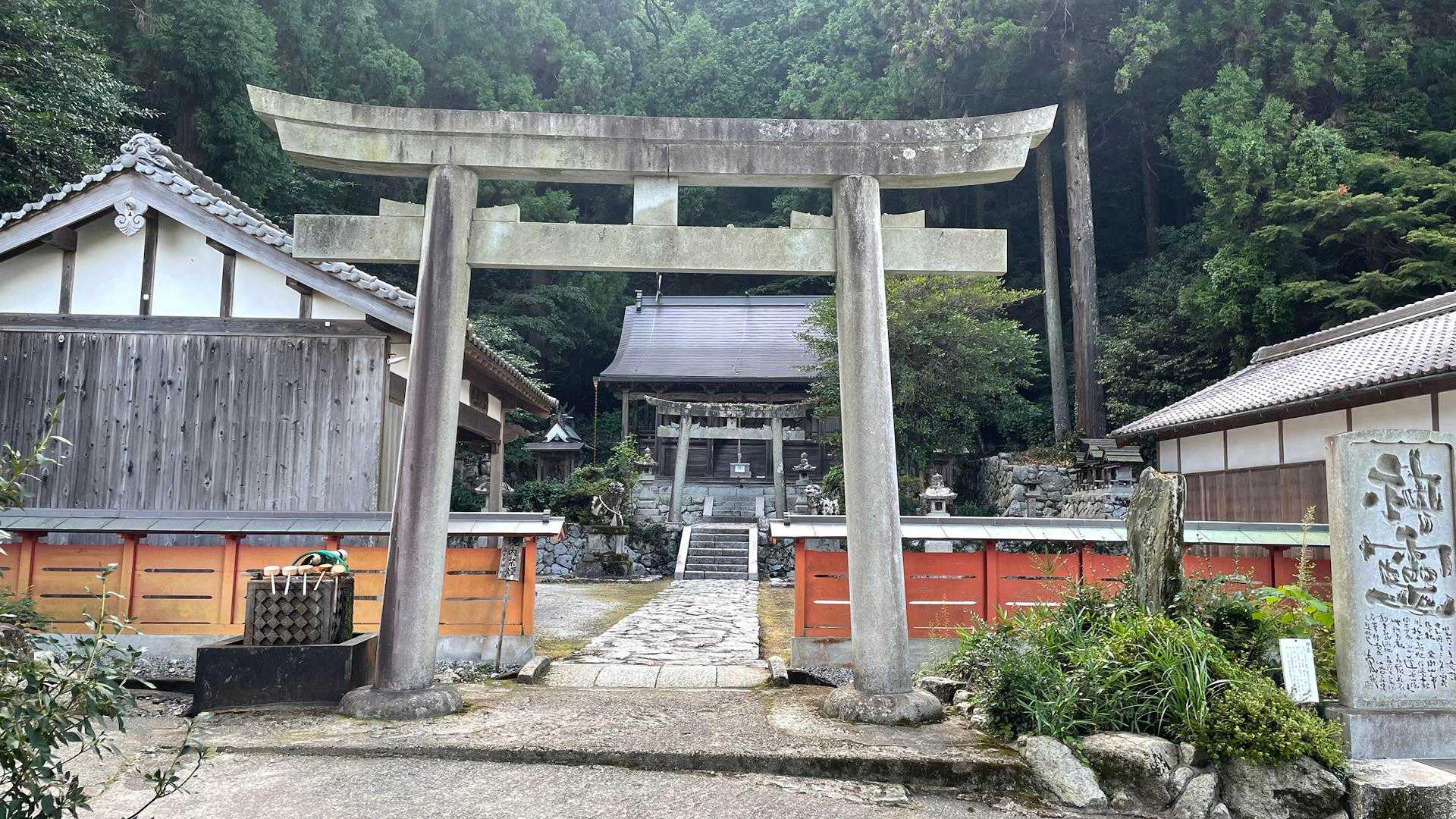 今日は高天彦神社から出発です。
初めてのルートです😊