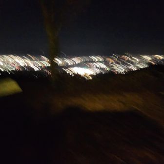 若穂太郎山山頂からの夜景。
疲れててブレていることも気づかなかったようです・・・