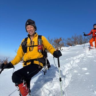 今日は楽しそうにラッセルするのね！
今日は眉毛繋がってないよ〜
楽しそうじゃん🤣