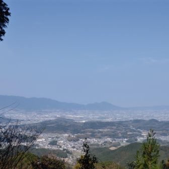 国見櫓からは、二上山や、大和三山が👀