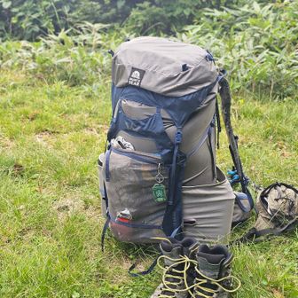 最近自分を甘やかしすぎていたので重い装備、食料、酒を担いで久々に登山靴を履いてみた
案の定すぐ靴ずれで痛みとの闘い