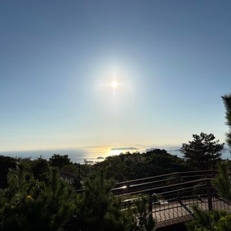 ここからの夕陽綺麗だろうなぁと思うもホテルへ急ぐ