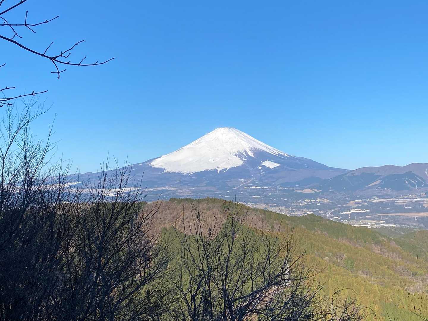 山頂手間のベンチから🗻