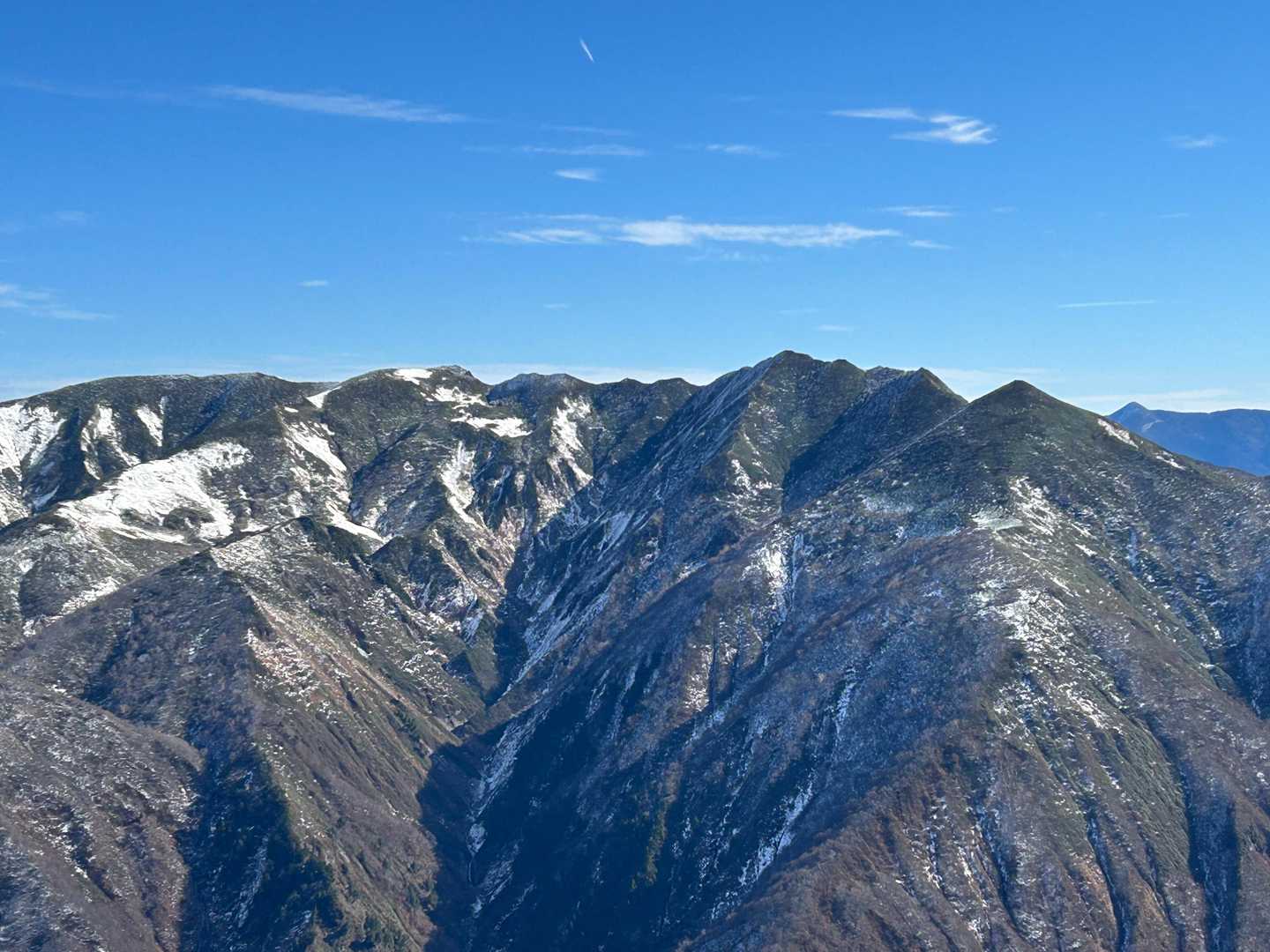 左から、朝日岳、笠ヶ岳、白毛門🏔️