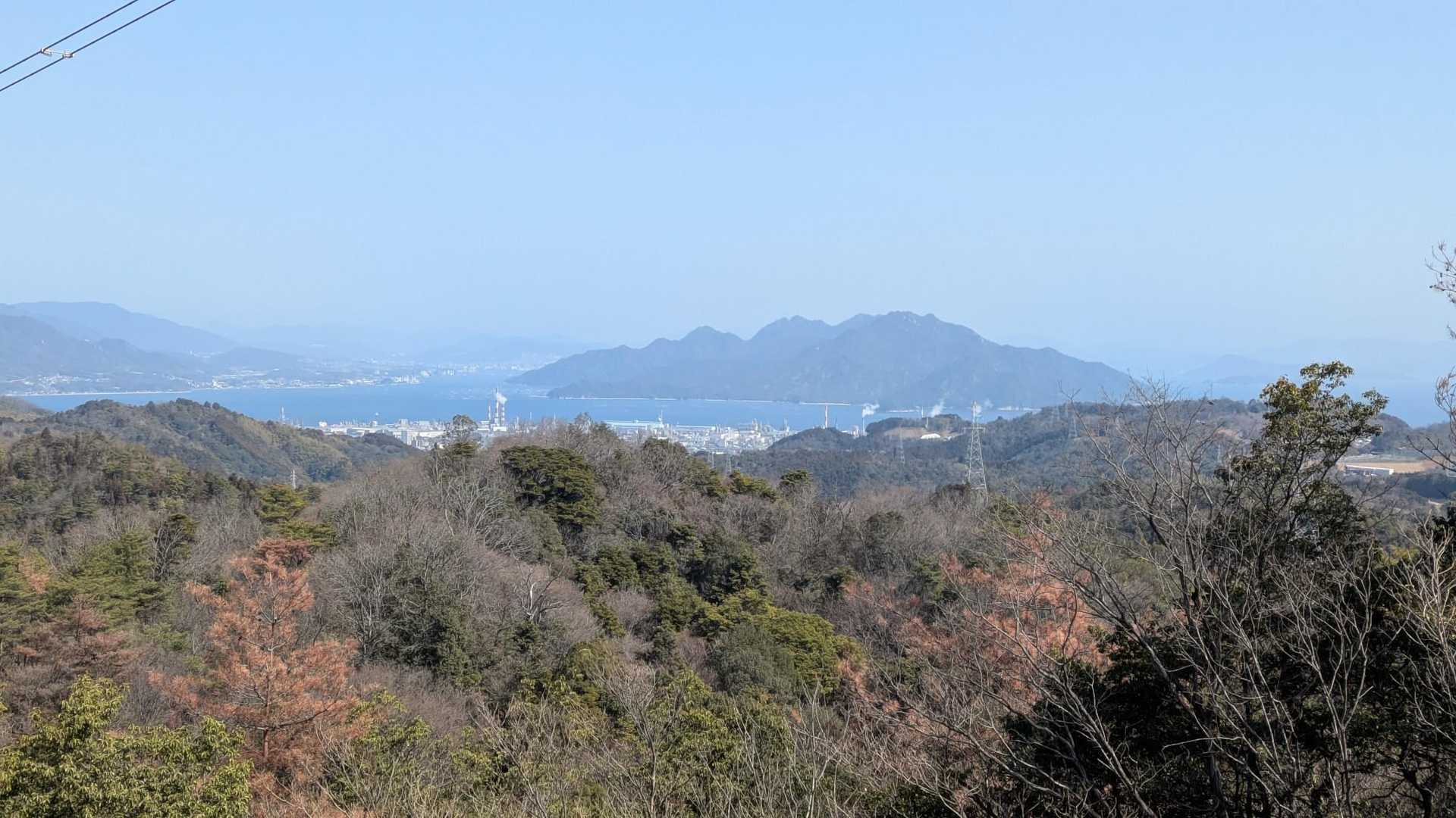 反対側に宮島とその先遠方に広島市街地。この後、再開に戻すのを忘れ途中まで軌跡が登録されず。