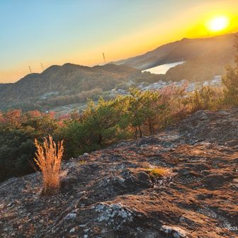 一枚岩の山頂、眺望良し👍