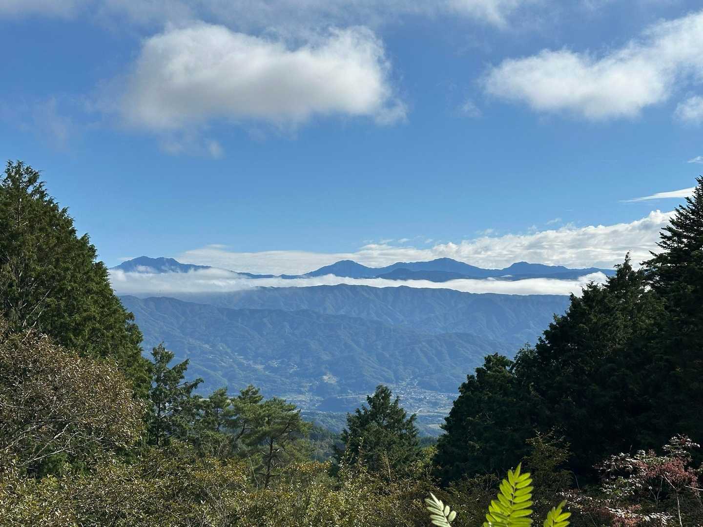 🅿️から仙丈ヶ岳、北岳、間ノ岳などが見える😆✨