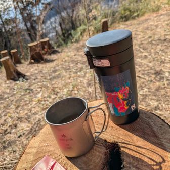 山頂コーヒーと
チョコのケーキみたいなやつ
美味し