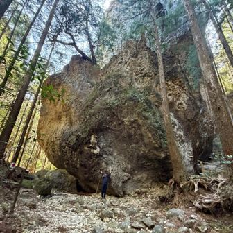 鬼岩まで降りて来た〜👹
　そしてここから乳岩峡までがまた
　　　　　　思いの外長かった💦💦💦