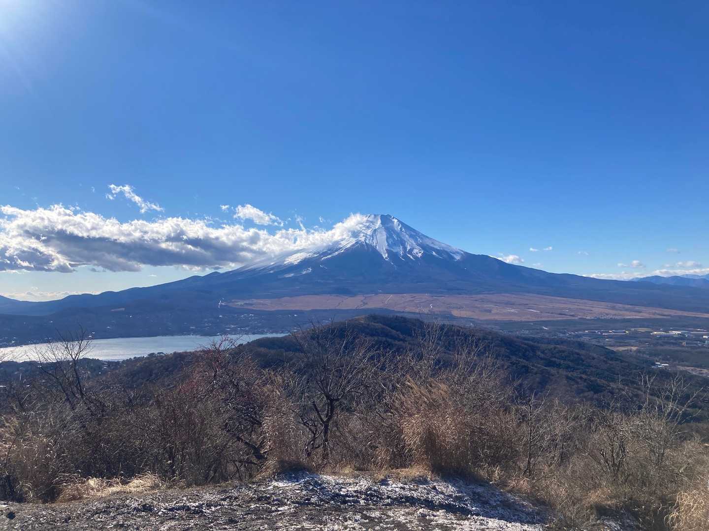 石割山神社駐車場〜大出山入口バス停｜石割山・太平山・飯盛山縦走コースの写真