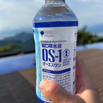 山頂に戻る前にあの扉の前で2人ともバテる。
扉のインターフォンで飲み物持って来てって頼もうかと本気で考えた💦