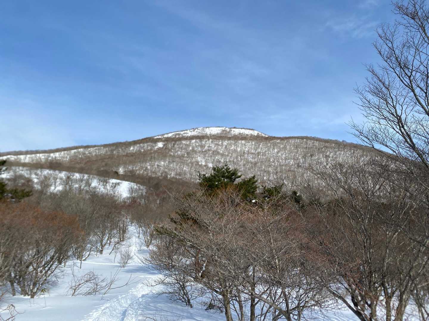 澄み渡る空とほぼ無風　　
山頂からの眺望今日は期待できそうです