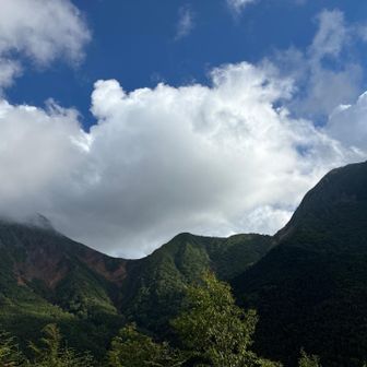 左➡️赤岳、真ん中➡️中岳、右➡️阿弥陀岳
明日、全部登れるかな？