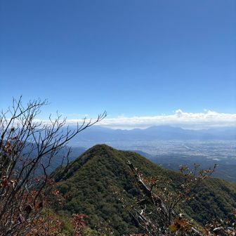 茅ヶ岳が見えます